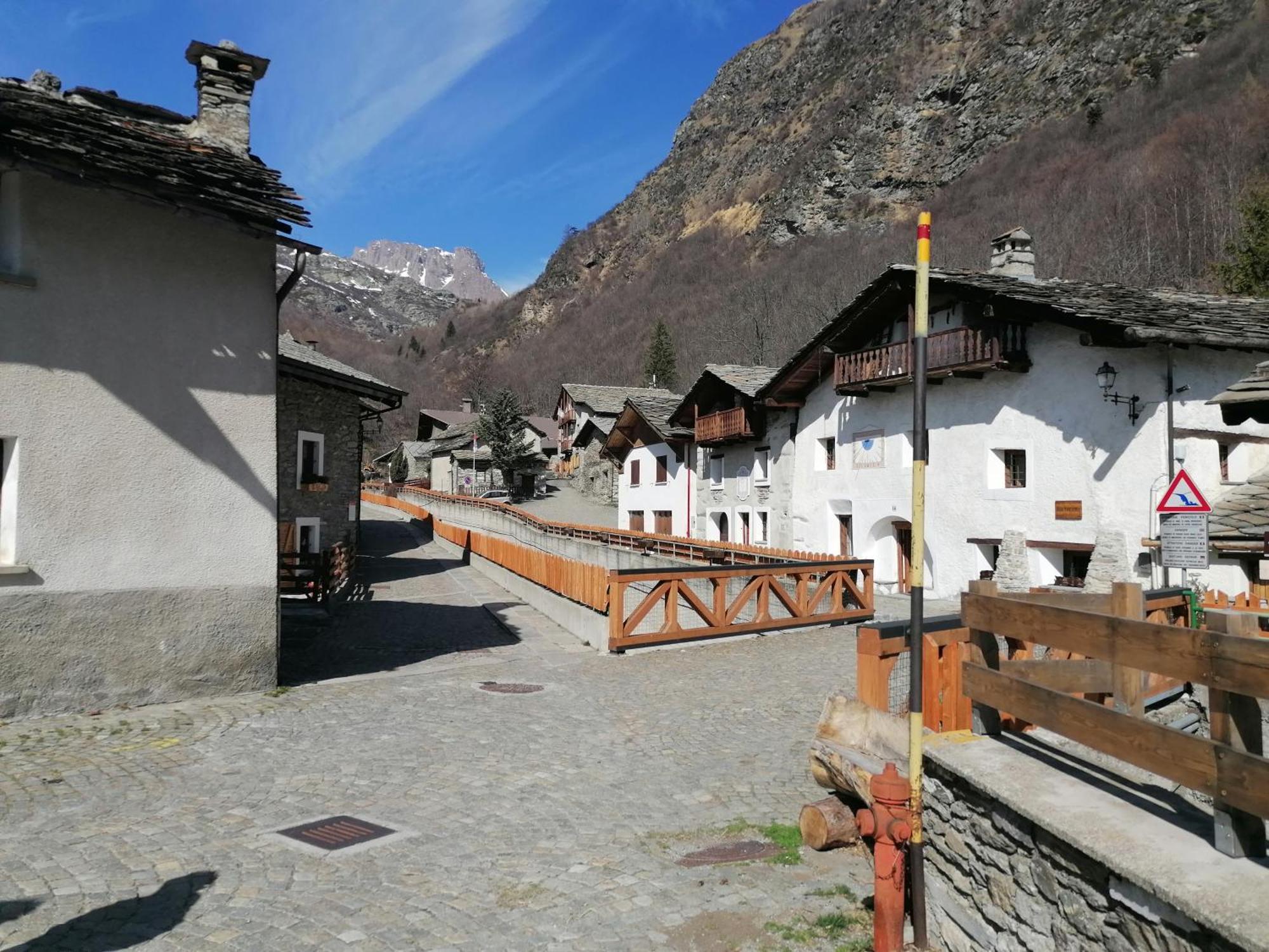 Ca Ad Me Pare Alloggio Con Terrazza Panoramica Монченизио Экстерьер фото
